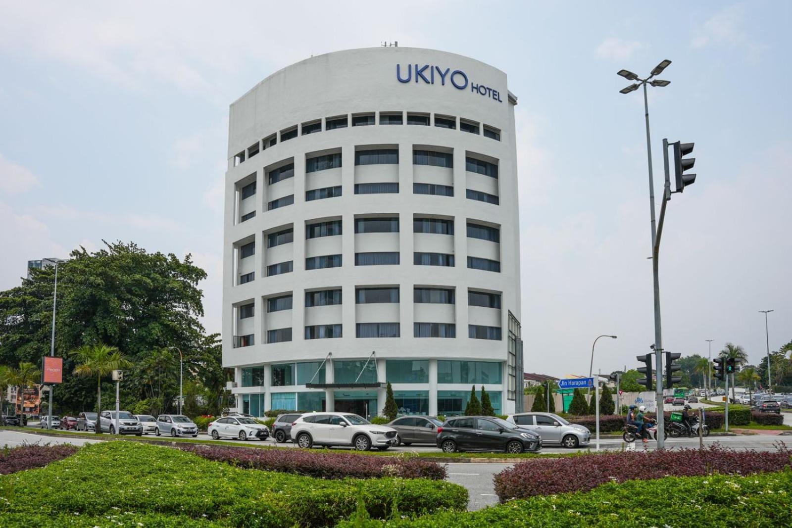 Ukiyo Suites Петалинг-Джая Экстерьер фото