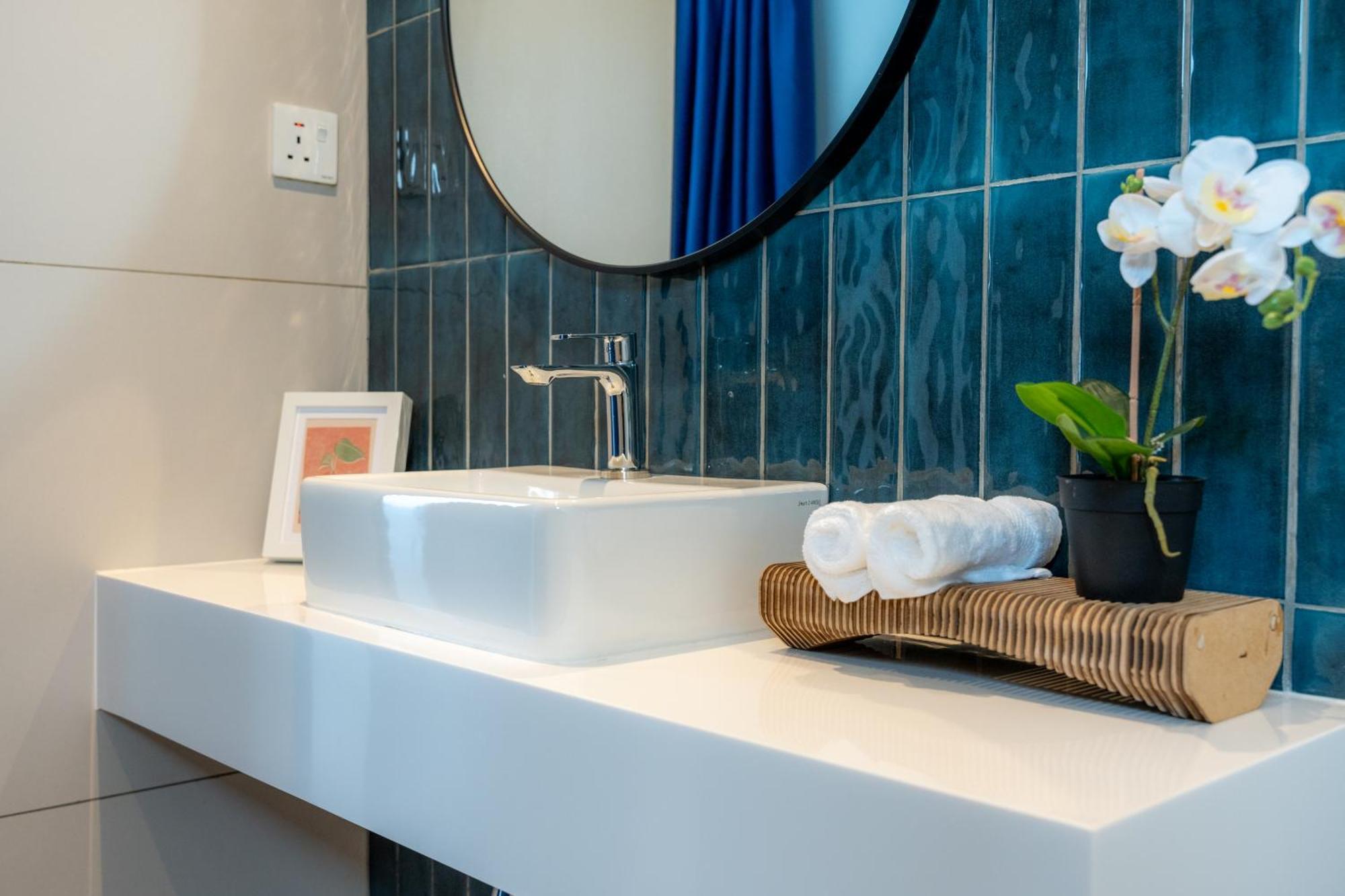 Ukiyo Suites Петалинг-Джая Экстерьер фото